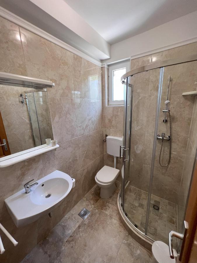Apartmani Palme Funtana Exterior foto