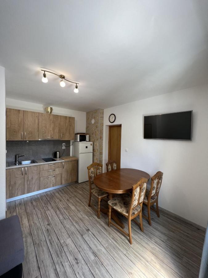 Apartmani Palme Funtana Exterior foto
