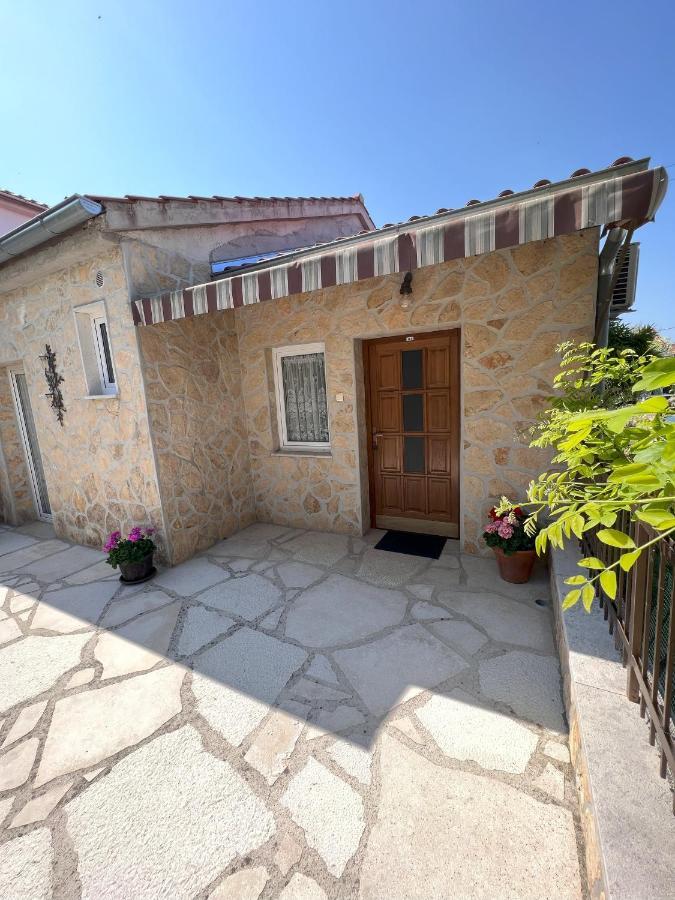 Apartmani Palme Funtana Exterior foto